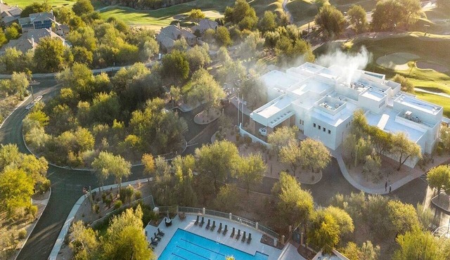 Studio Swim & Golf Sonoran Foothills!