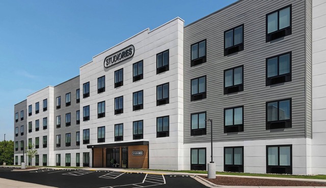 StudioRes by Marriott Greensboro Airport