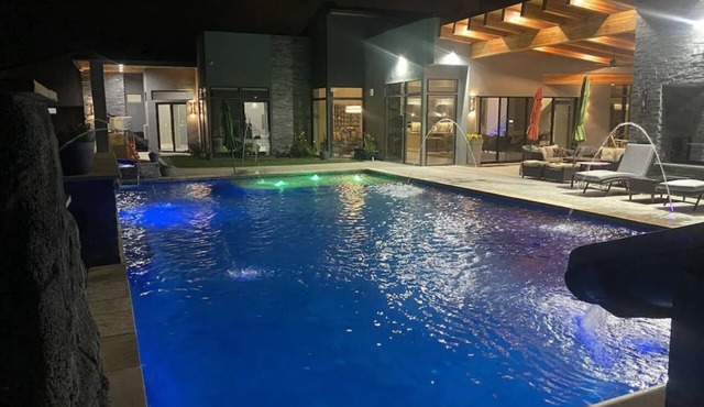 Stunning, Award Winning, Hideaway Near Balloon Fiesta Park