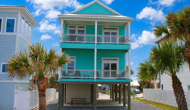 Stunning Ocean Views, Sleeps 10, New Build, Beach!
