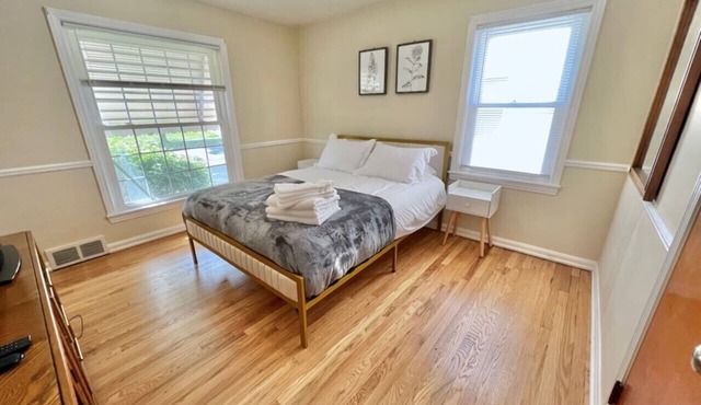 Stylish 2BR + Office | Near Cleveland Clinic+Shops