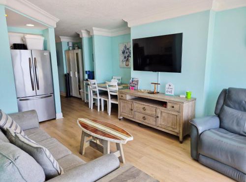 Sunkissed-Modern Oceanfront Condo Daytona Beach