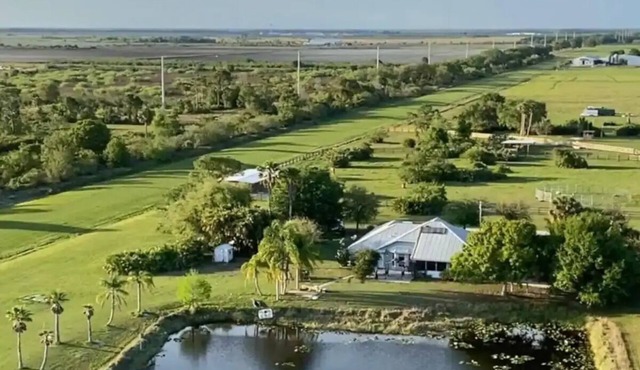 Sunniland Ranch Airport Paradise