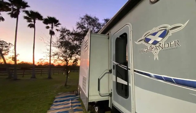 Sunniland Ranch Airport 08FD Fly-In Destination
