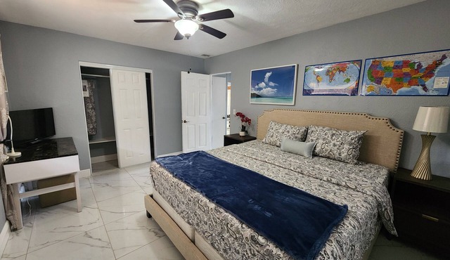 Sunny palm breeze home near UCF
