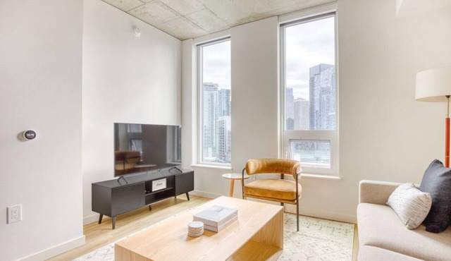 Sunny South Lake Union 1BR w/W/D & Roof, nr Lake Union, by Blueground