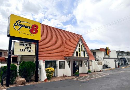 Super 8 by Wyndham Albuquerque Downtown