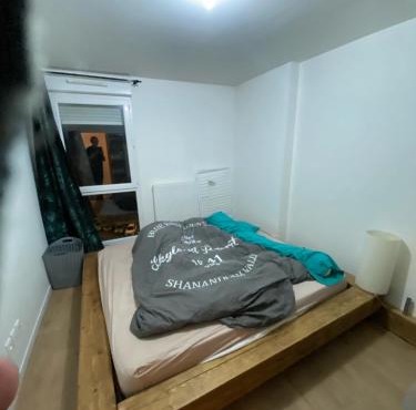 Super chambre avec salle de bain in Evry-Courcouronnes