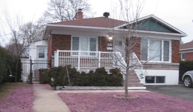 Superb house on 2 comfortable floors - near wall mart & merto