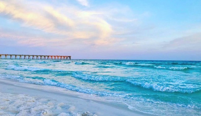 Surfside Cottage near Navarre Beach