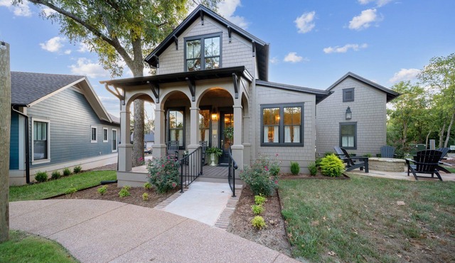 The Classy Cottage at Selah - 2 Bedrooms 2 Bathrooms - Close to OU Campus