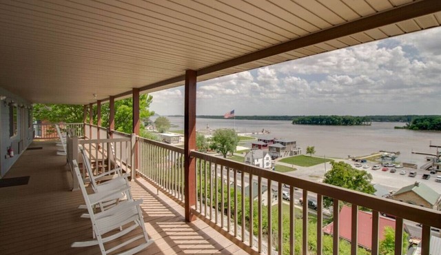 The Deckhouse at Aerie`s Resort