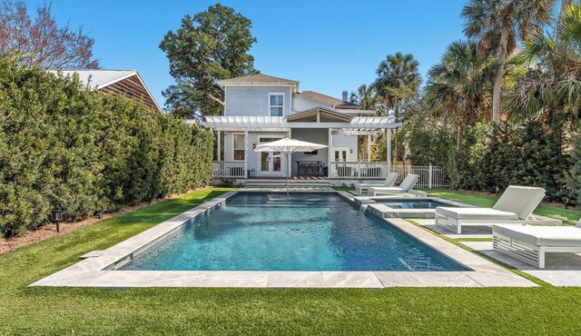 The Fitzgerald Mansion l Luxury l Pool & Spa