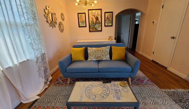 The Little House | 1 mi from downtown, Love Pets!