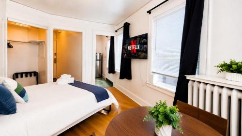 The Studio at Hotel Olive - Capitol Hill