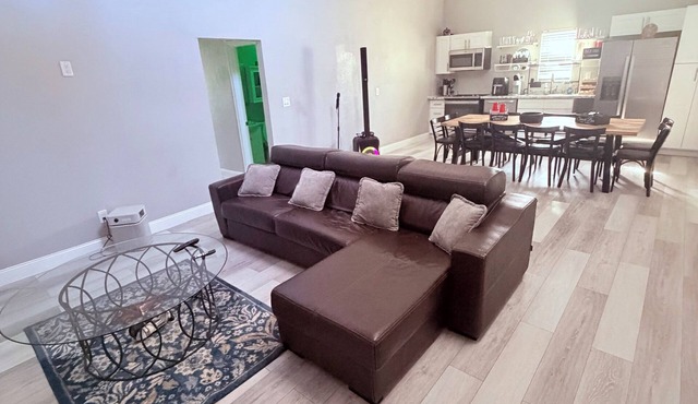 The Ultimate Party Lodge Secluded 5BR with Karaoke, Huge Parking, Event Space