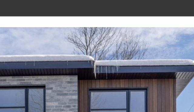 Townhouse in Ile Perrot