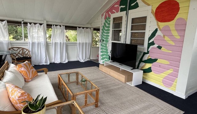 Tree Top Getaway- Sleeps 4