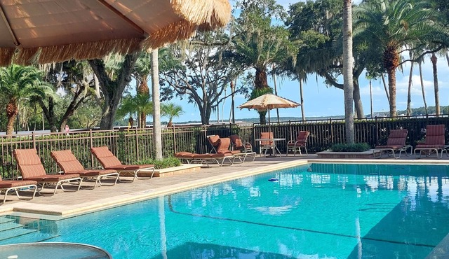 Tropical Resort & Marina on Lake Beresford