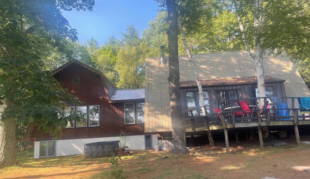 Twilight Fox Chalet Hot Tub & Sauna Nature Retreat