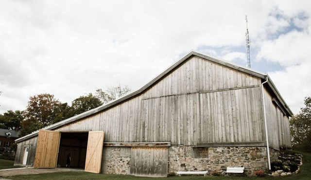 Unique Country Barn Studio- Pet Friendly