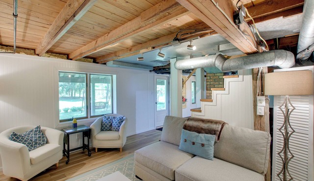 Updated Home w/Deck: 2 Mi to Sister Bay Beach!