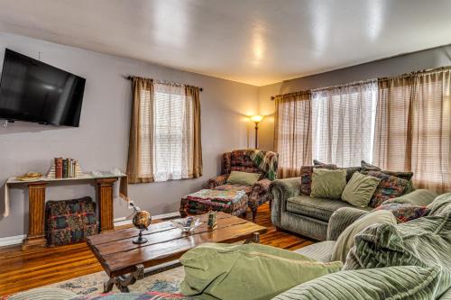 Updated NE Indianapolis Home: Easy I-70 Access!