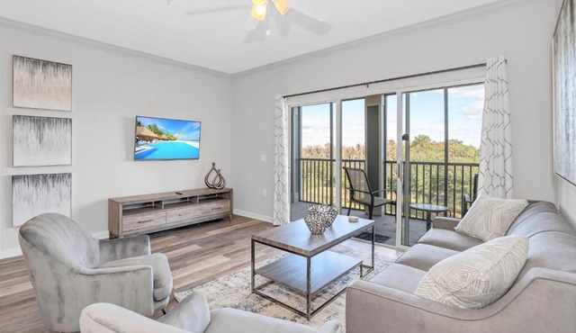 Upscale 3BR Near Disney - Pool and Hot Tub!