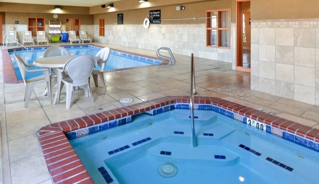 Vacation At its Finest! 2 Relaxing Units, Indoor Pool, Pet-Friendly Property!