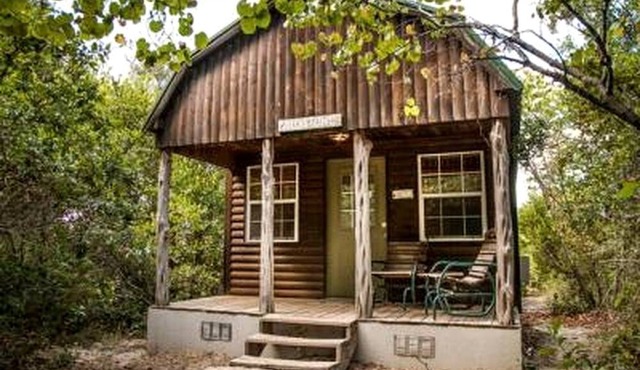 Vacation Cabin Rental with a Private Hot Tub near Fort Worth, Texas