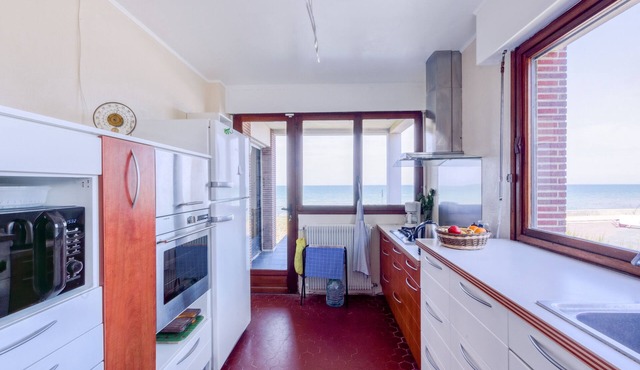 Villa les Sternes, beachfront with 180° sea view