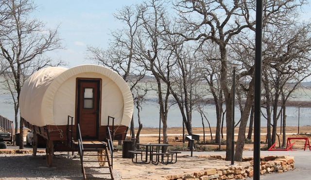 Wagon 3 - Charming West Wagon Getaway - Modern Comfort & Rustic Vibes