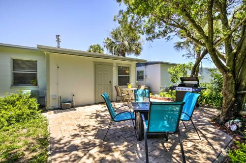 Walk to Beach: New Smyrna Beach Abode w/BBQ!