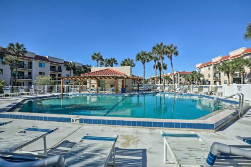 Walk to St Augustine Beach! Resort-Style Condo
