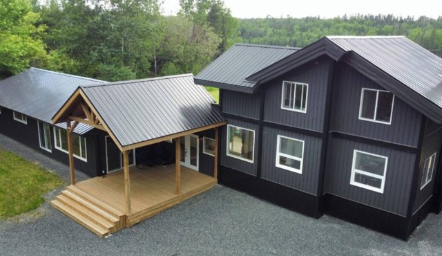 Water Front oasis with Guest cabin and private dock