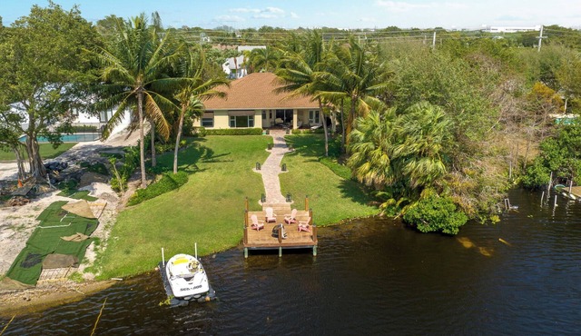 Waterfront 3BR! Spacious Dock, King Bed, BBQ