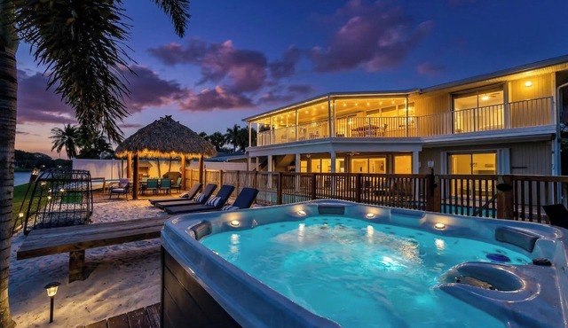 Waterfront Beach Villa Pool, Cinema, Game Room and Tiki