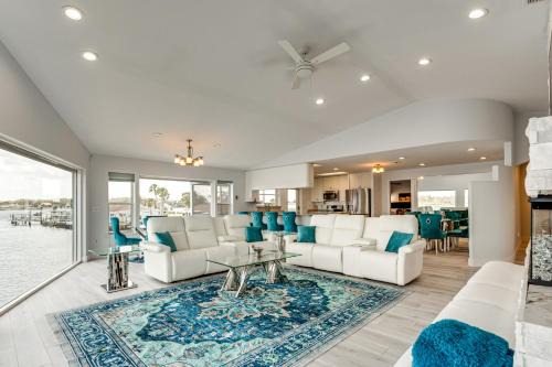Waterfront Gem w/Dock in Crystal River!