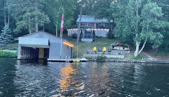 Waterfront Lakehouse Retreat on Nipissing-West Arm