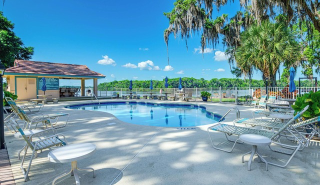 Welaka Condo w/Community Perks: Walk to the River
