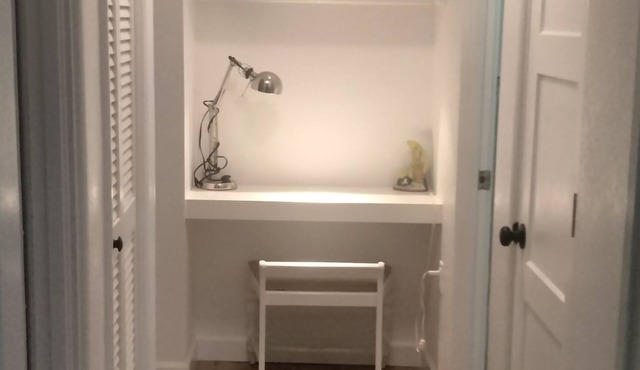 Welcome to SunBlock Hideaway! Amazing 3-bedroom house with AC in charming DeLand