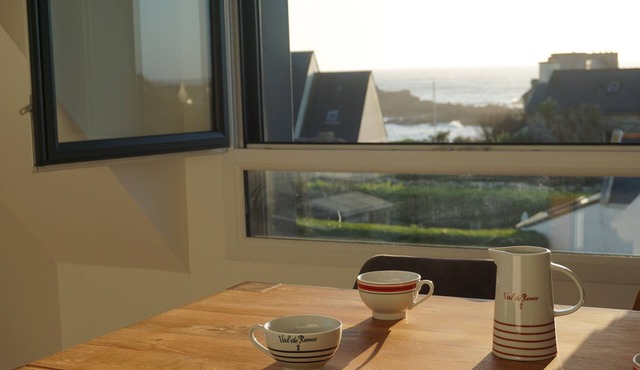 Welcome to Ti Ar Mor, a breathtaking view of the sea in Porspoder