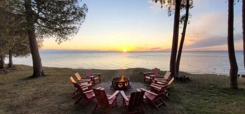 White Star Point by Simple Life Rentals