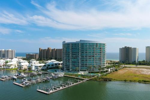 Bella Luna 407-Luxury Condo-Sleeps 8-Walk to Flora-Bama-2 King Beds-Flora-Bama