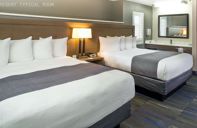 Crestview | Bright Room + Business Center