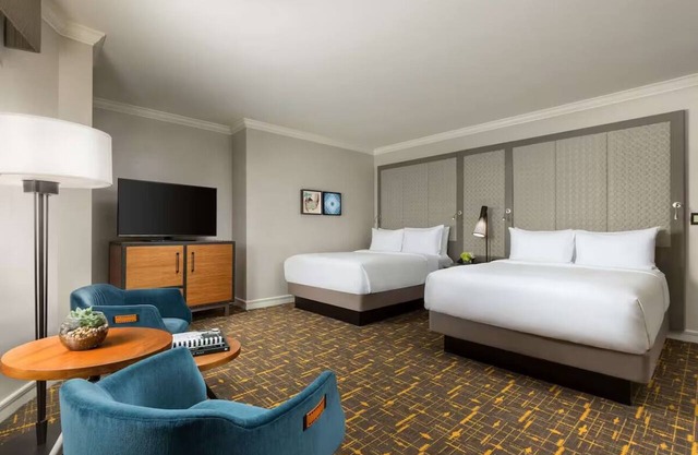 Experience San Francisco Like Never Before! 2 Pet-Friendly Units,On-Site Dining