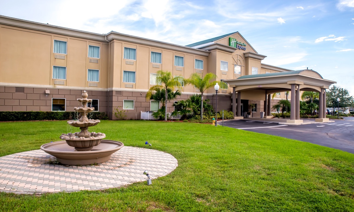 Cocoa Hotel | Holiday Inn Express Hotel & Suites Cocoa, an Ihg Hotel