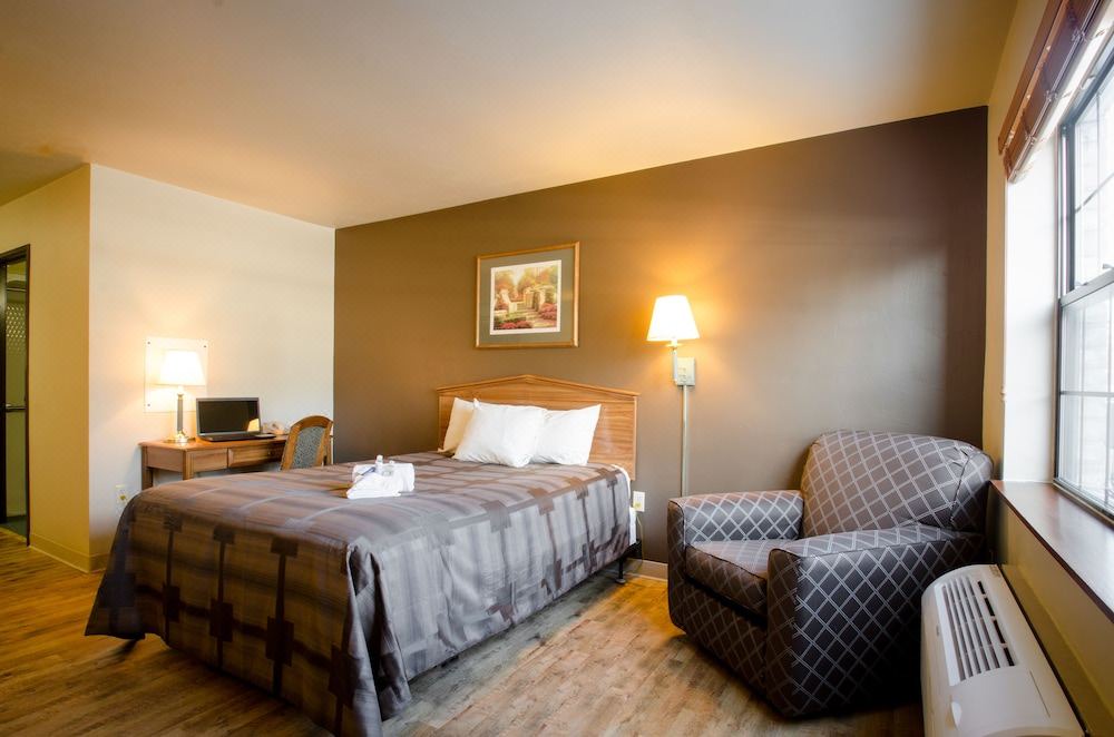 Photo of Bedroom in Ashwaubenon