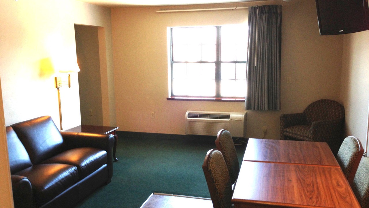Photo of Livingroom in Ashwaubenon