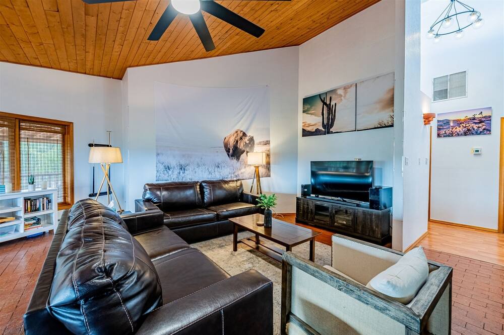 Photo of Livingroom in Cedar Crest